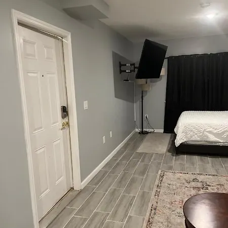 Cozy Inspired Studio Apartment Newark Exterior photo