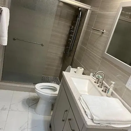 Cozy Inspired Studio Apartment Newark Exterior photo
