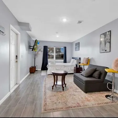 Cozy Inspired Studio Apartment Newark Exterior photo