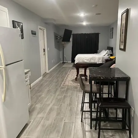Cozy Inspired Studio Apartment Newark Exterior photo